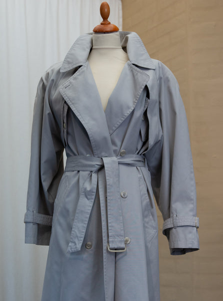 Shop vintage trenchcoat online eller i butik hos tales.